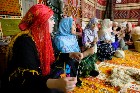 Berber carpet making Ouarzazate